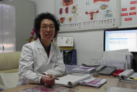李點淑主任在門診工作